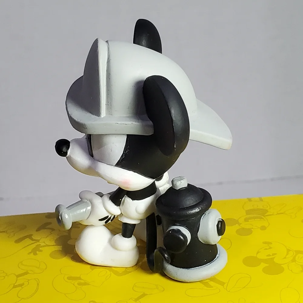 Funko Pop Disney Mickey 90 Years Mickey Mouse Convention Limited Edition *READ